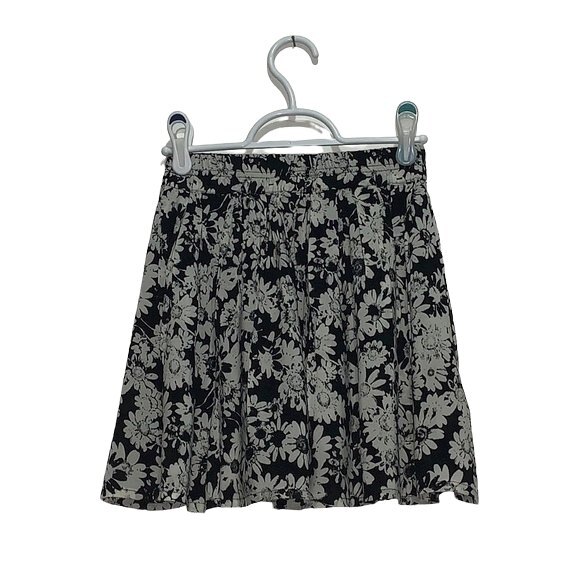 Aeropostale Bethany Mota  Daisy Floral Skater Skirt Black White Size Extra Small - Picture 2 of 5